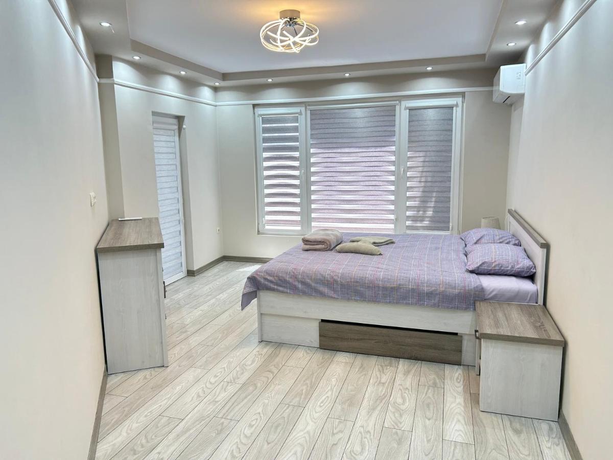 Apartament Deluxe Karina-Free Parking Burgas City Exteriér fotografie