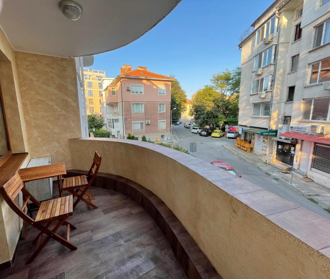 Apartament Deluxe Karina-Free Parking Burgas City Exteriér fotografie